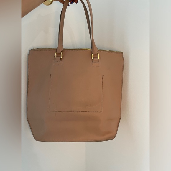 J Crew tan leather shoulder bag perfect for a laptop and travel - Picture 5 of 11